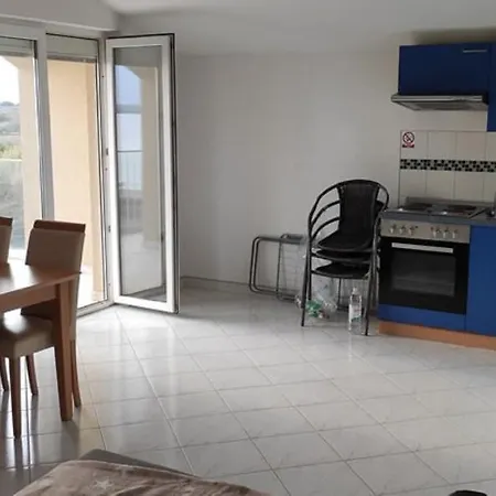 Dragi - With Pool Appartement *